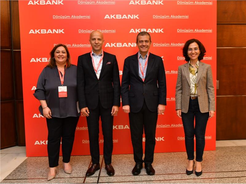 KOBİ’ler Akbank Dönüşüm Akademisi ile  Geleceğe Hazırlanacak