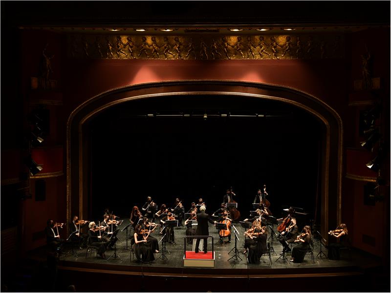 ORKESTRA ŞEFİ GÜRER AYKAL: GÜRÜLTÜNÜZÜ BİLE ÖZLEDİK