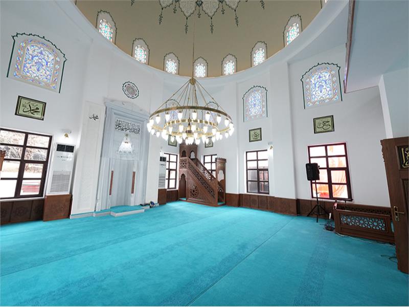 YENİDEN İNŞA EDİLEN ÜSKÜDAR KIROĞLU CAMİ İBADETE AÇILDI