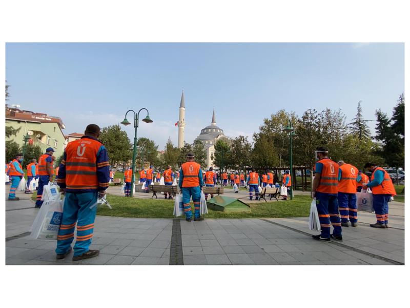 ÜSKÜDAR BELEDİYESİ’NDEN DEV SU TASARRUFU KAMPANYASI!  ÜSKÜDAR’DAKİ EV, İŞYERLERİ VE ESNAFA YÜZDE 40 TASARRUF SAĞLAYAN MUSLUK APARATI DAĞITILDI