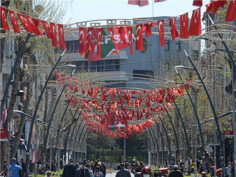 Haydi Lüleburgaz! 23 Nisan saat 20.21’de balkonlara!