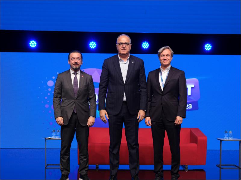 BtcTurk CEO'su ve Türkiye Voleybol Federasyonu Başkanı, Brand&Sport Summit'te bir araya geldi