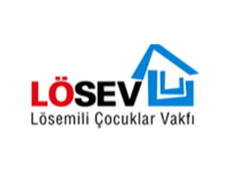 LÖSEV’İN KANSERİ YENEN MÜCADELECİ GENÇLERİ DEPREMİ UNUTMADI