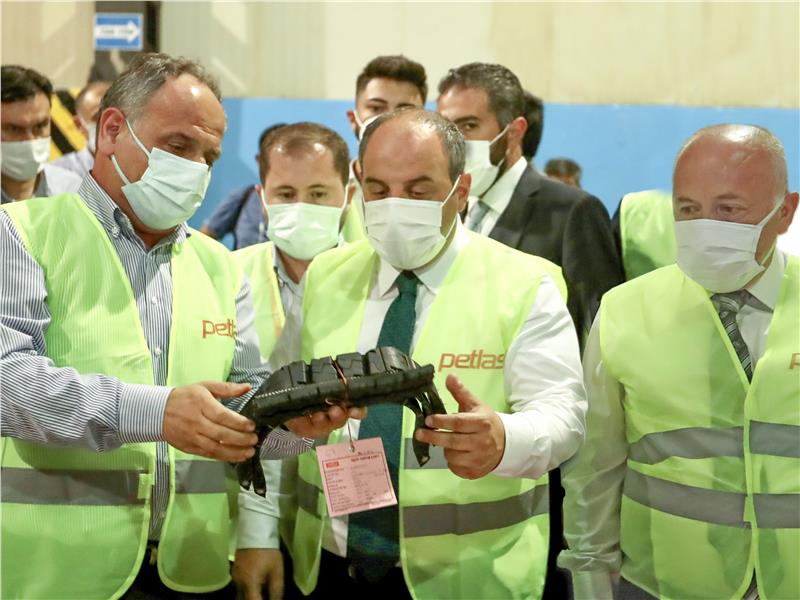 Sanayi ve Teknoloji Bakanı Mustafa Varank PETLAS Fabrikasını Ziyaret Etti 