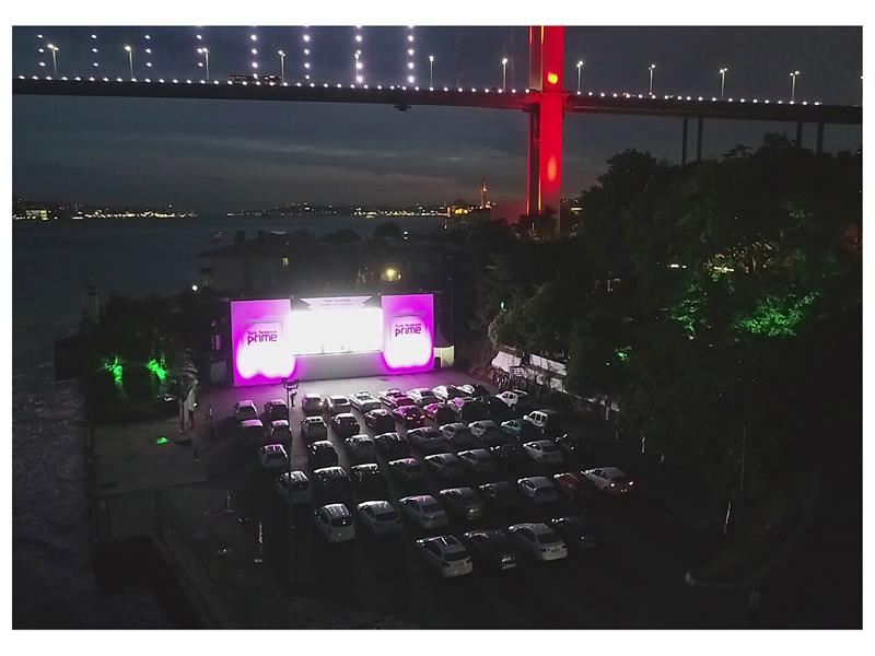 Türk Telekom Prime ile Boğaz’da arabalı sinema gecesi 