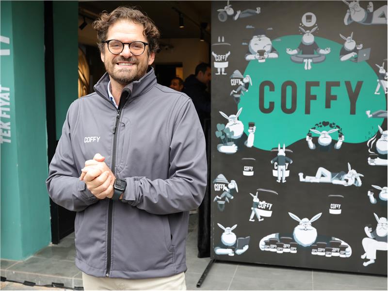 ‘Tek Fiyatlı Dijital Kahve Noktası’ Coffy İzmir’de