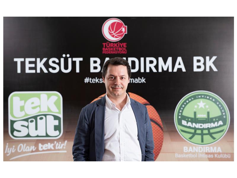 Yanan İzmir ormanları için Teksüt Bandırma’dan Pınar Karşıyaka’ya fidan jesti
