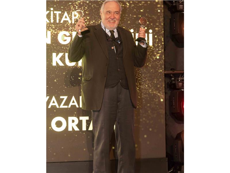 Galatasaray Üniversitesi, Altınyıldız Classics moda sponsorluğunda Yılın En’lerine ödüllerini takdim etti