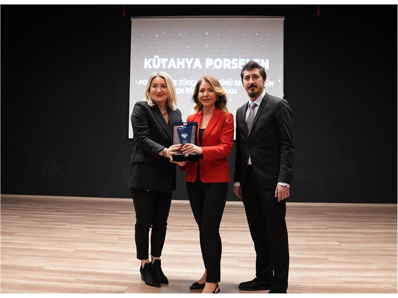 KÜTAHYA PORSELEN,“PORSELEN VE ZÜCCACİYE ÜRÜNÜ SEKTÖRÜNÜN EN İTİBARLI MARKASI” ÖDÜLÜNE 4. KEZ LAYIK GÖRÜLDÜ