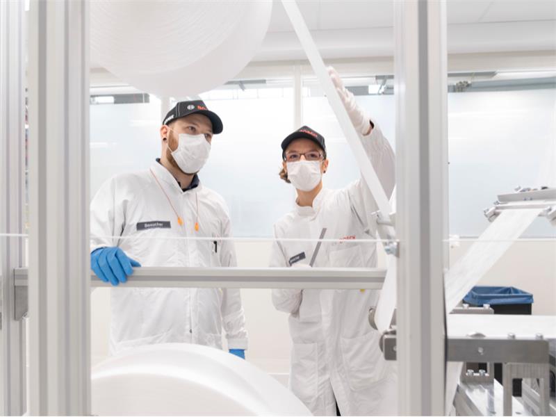 Koronavirüs: Bosch, tam otomatik maske üretim hattını hayata geçirdi 