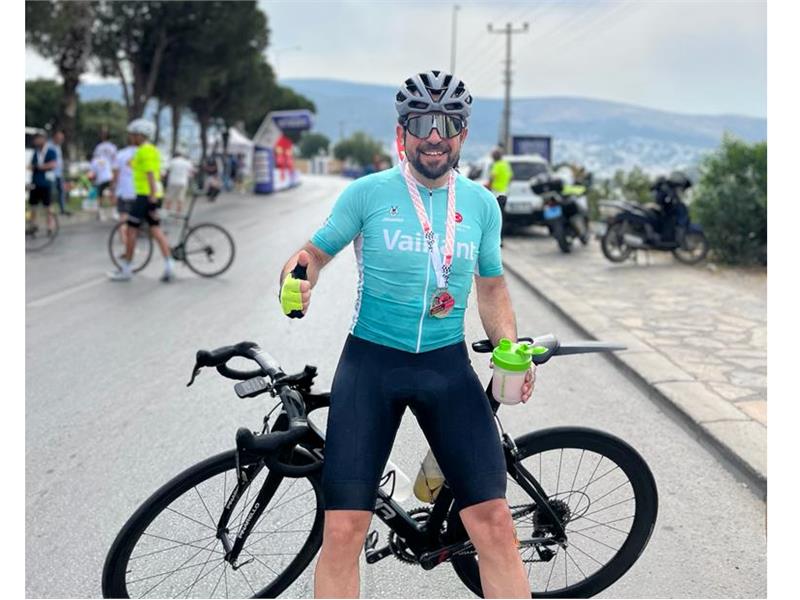 "Vaillant Türkiye bisikletçisi Melih Beyhan Gran Fondo’da madalya kazandı"