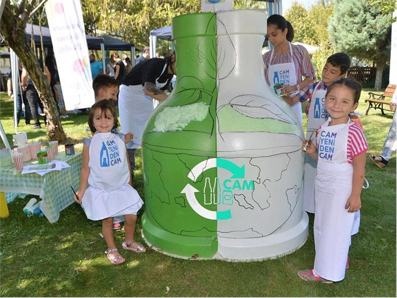 ŞİŞECAM AİLESİ’NİN TASARLADIĞI CAM KUMBARALARI BURSA’DA SOKAKLARI RENKLENDİRECEK