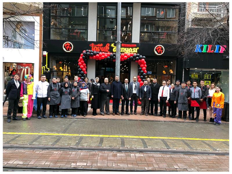 Tavuk Dünyası’nın Eskişehir’deki 3. restoranı  Doktorlar Caddesi’nde açıldı!