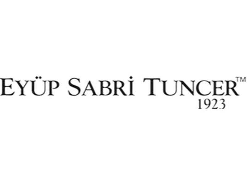 Eyüp Sabri Tuncer, Marka Hikayesini  Dokunaklı Bir Reklam Filmiyle Anlatıyor