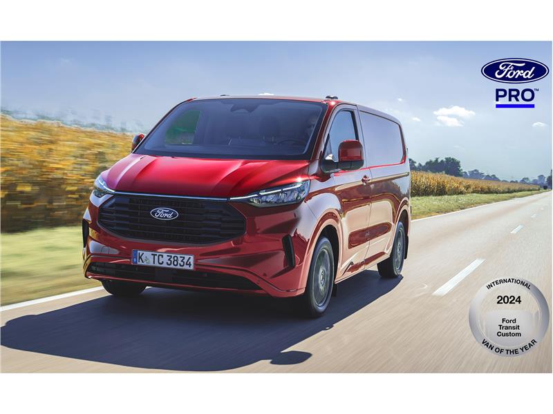Ford Otosan’ın Yeniköy Fabrikasında üretilen Transit Custom, “2024 Uluslararası Yılın Ticari Aracı” seçildi