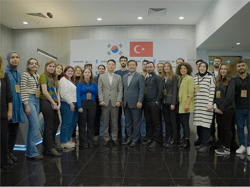 Samsung ve UNDP, ‘‘Innovation Campus’’ programı çerçevesinde İnovasyon Merkezi’nde gençlere rehberlik etti