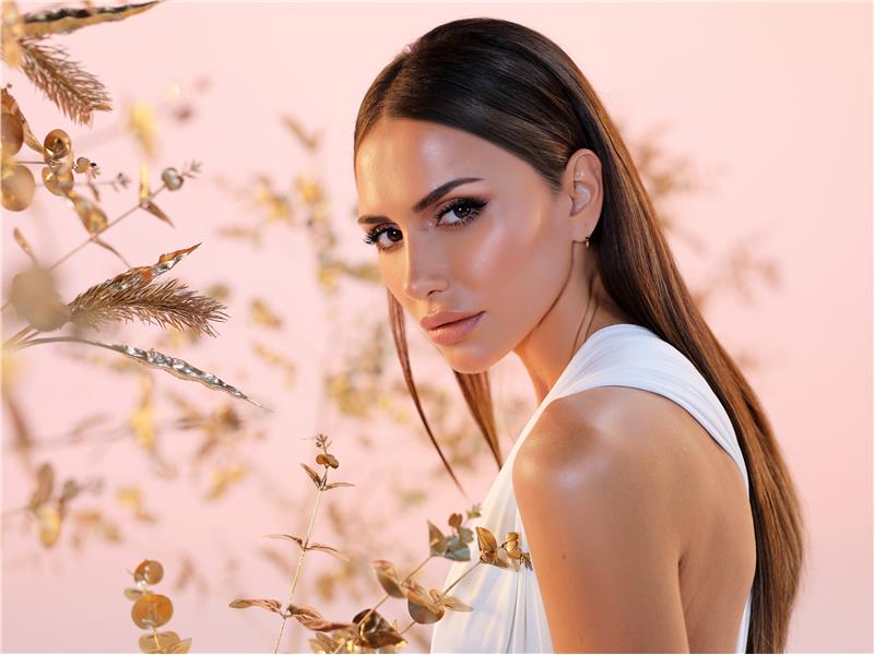 EMINA JAHOVIC YENİ MARKASI YAEMINA BEAUTY'İ ÖZEL BİR DAVETLE TANITTI