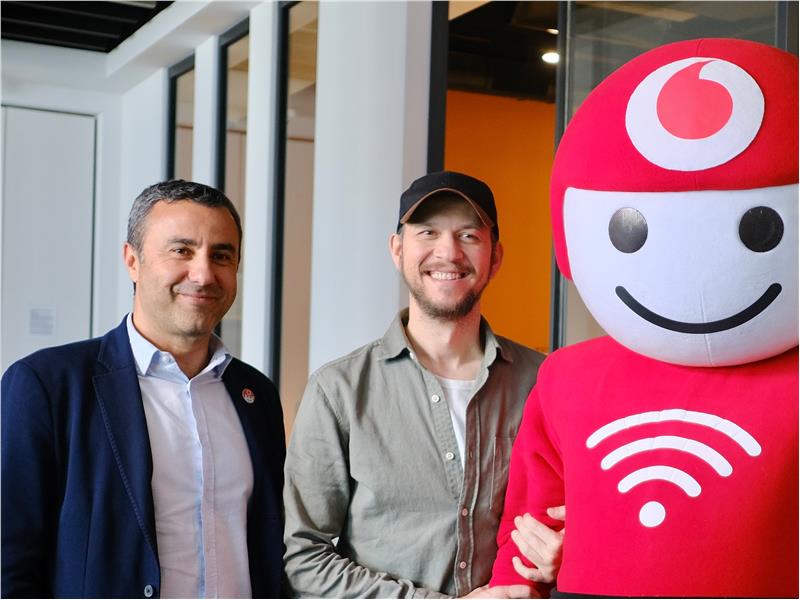 VODAFONE’UN DİJİTAL KAHRAMANI TOBi ARTIK KONUŞARAK DA HİZMET VERECEK