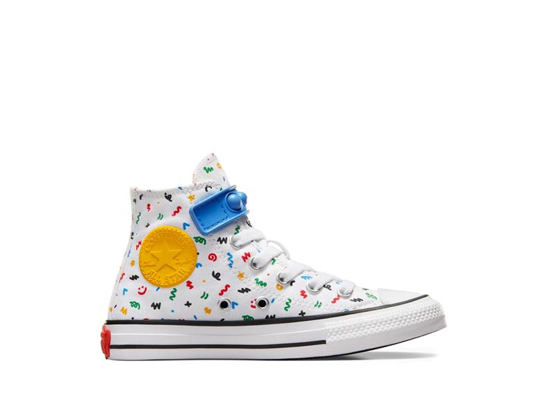 Beyaz Sneakerlar IN STREET’ten! 