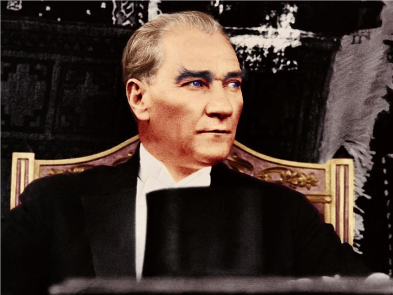 Atatürk’ün az bilinen fotoğraflarından oluşan  “CUMHURİYETİN 100’ü” Sergisi Memorial Bahçelievler’de