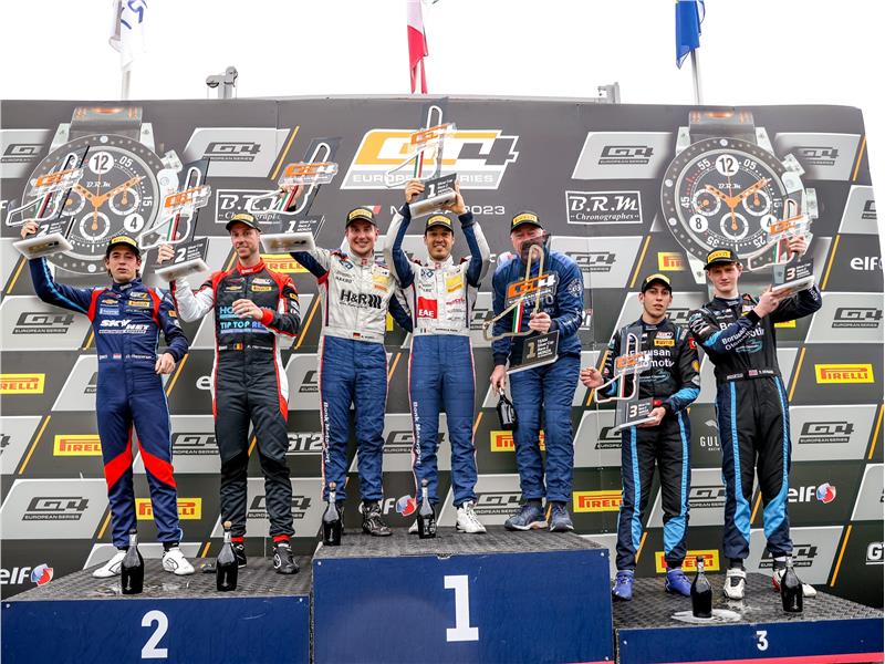 Borusan Otomotiv Motorsport GT4 Avrupa Serisi'ne Çifte Podyumla Hızlı Başladı