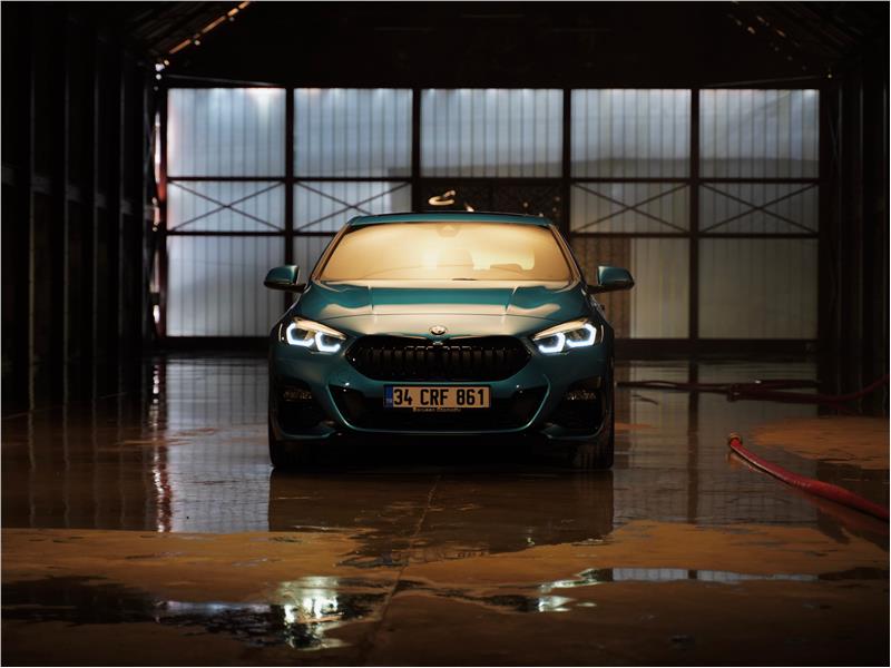 Ünlü Oyuncu Kerem Bürsin Yeni BMW 2 Serisi Gran Coupé’nin Direksiyonuna Geçti