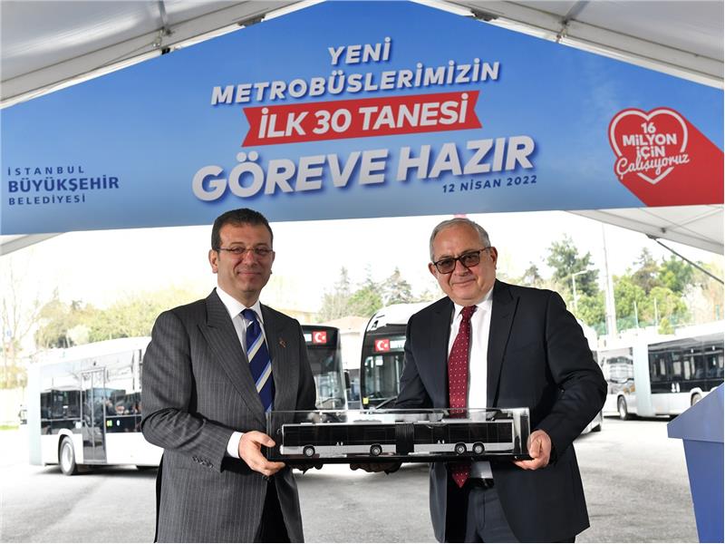 Otokar, İstanbullular için özel olarak ürettiği metrobüslerin ilk 20 adedini teslim etti