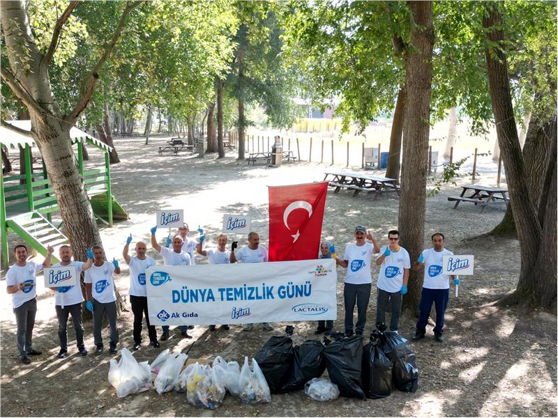 Ak Gıda-İçim Süt Çalışanlarından Küresel Çevre Temizliği Hareketine Destek