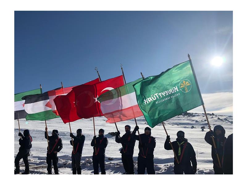Kuveyt Türk’ten karlı dağları aşan izcilere destek