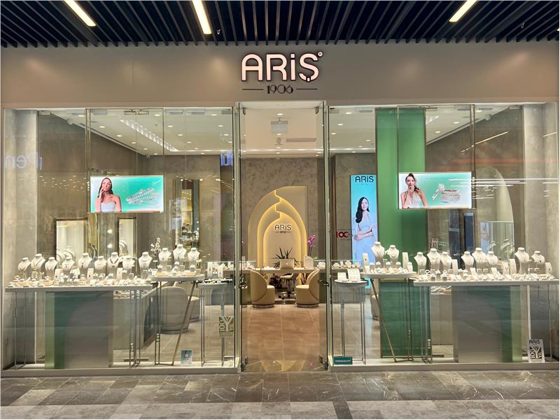 Ariş Pırlanta Bursa’daki üçüncü mağazasını Downtown AVM’de açtı.