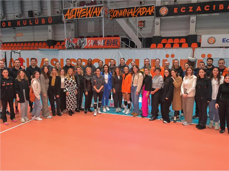 BEYMEN CLUB’TAN DÜNYA ŞAMPİYONU ECZACIBAŞI DYNAVIT’E GURUR DOLU ZİYARET