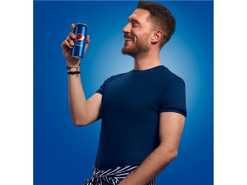 Uraz Kaygılaroğlu’ndan Pepsi Lezzetinde Reklam Fimleri