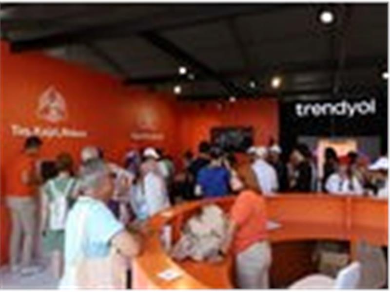 Trendyol’un katkılarıyla TEKNOFEST’te yer alan Refik Anadol sergisine ziyaretçilerden yoğun ilgi
