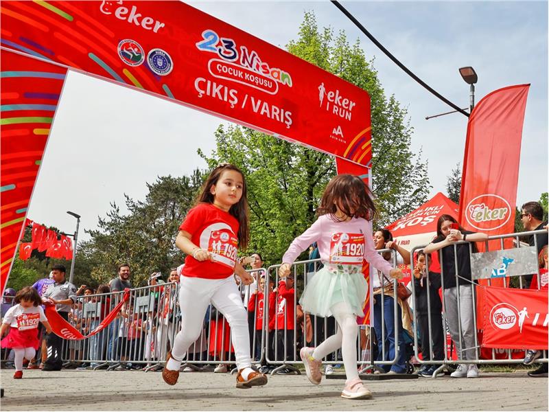 “Eker I Run 23 Nisan Çocuk Koşusu”, büyük bir katılımla yapıldı