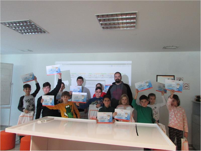 Özdilek İzmir AVM 'den Çocuklara Robotik Kodlama Kursu
